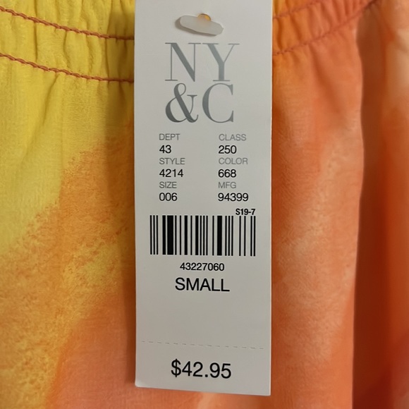 New York & Company Summer Top - Picture 3 of 3